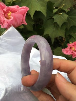 A+天然紫羅蘭翡翠玉鐲～窄版～《瑞紫2款》～手圍18.5號～內徑徑58mm寬12厚8mm，紫翡手鐲、紫玉鐲～紫翡玉鐲，紫翡翠玉鐲，自然光拍照！～｛熊寶貝珠寶｝～