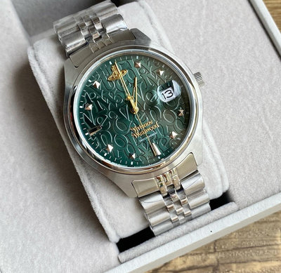 VIVIENNE WESTWOOD Camberwell 綠色錶盤 銀色不鏽鋼錶帶 石英 女士手錶 VV261GRSL