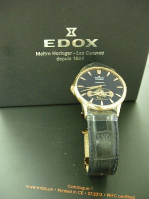 EDOX 瑞士伊度 經典時尚玫瑰金大錶徑/ 閃亮藍面.6點鐘位置的鏤空設計顯露出機芯平衡輪 如新品 *