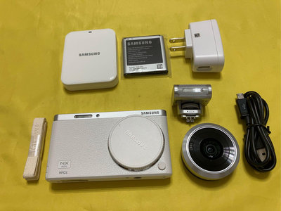 samsung nx mini 白色 機身+鏡頭 9m+32g 卡    【配件含 電池 充電組 】Wi-Fi 無線傳輸