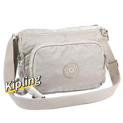 小Z代購#Kipling 猴子包 K12969 米灰 輕量輕便多夾層 斜背肩背包 防水