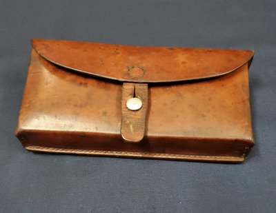 瑞士軍用小包腰包隨身手拿包收藏多年1966Trimbach 老皮革棕色原皮，不需要等有現貨