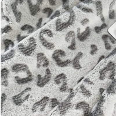 【巧巧布莊】5367 灰色豹紋斑點提花法蘭絨毛絨布料/幅寬185cm*1碼