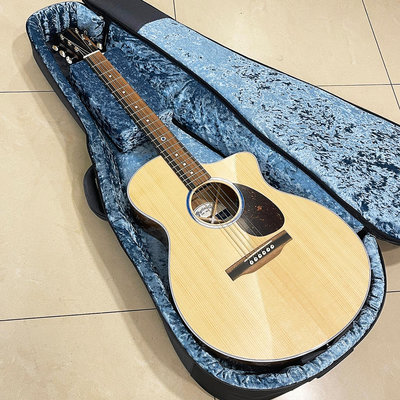 《民風樂府》二手寄售 Martin SC-13E 馬丁吉他 獨創琴身 革命性的缺角設計 絕佳的手感 渾厚的聲音 現琴在新竹店