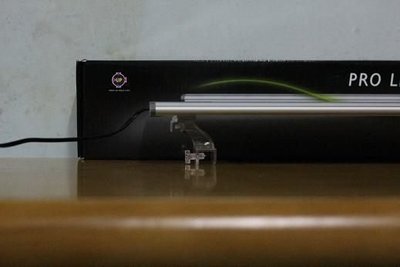 大希水族~PRO-LED-Z-12台灣UP雅柏Z系列超薄型水草專用LED跨燈36cm-1.2尺(20顆燈泡)