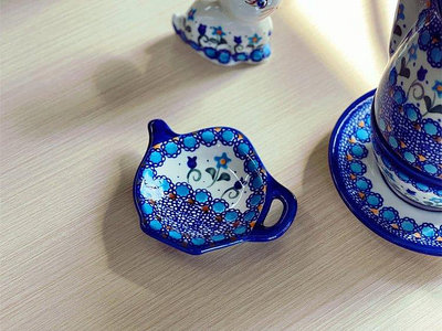 一帆百貨鋪Unicat藝術家藍色小花茶壺型茶包碟\n製造工廠：Vena c