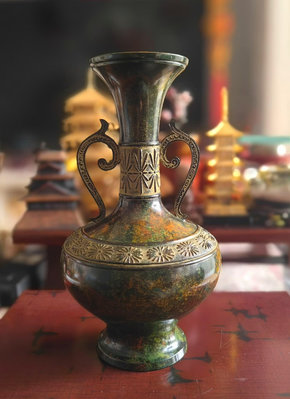 x꧁日本名家銅花瓶꧂日本西洋回流銅牌銅章紀念章銅花瓶。
