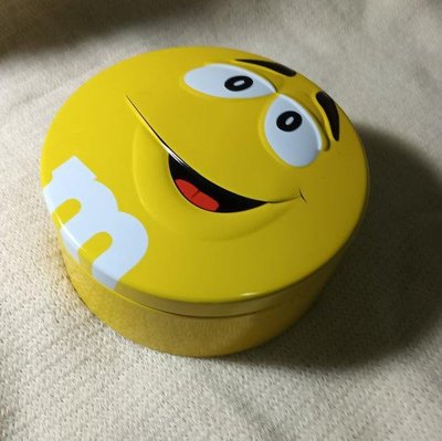 黃色m&amp;m's巧克力 立體微笑表情 圓形空鐵盒 收納盒