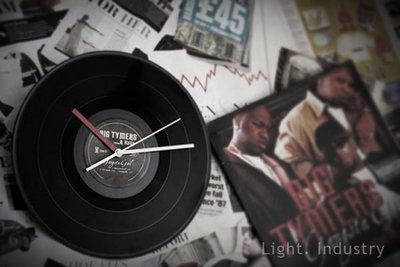 【 Light Industry。輕工業 】復古黑膠唱片時鐘(黑)-zakka雜貨壁掛桌立復古懷舊工業美國設計