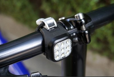 紀錄單車 knog blinder mini usb 充電式前燈/防水/20流明/9led/MOON/DOSUN