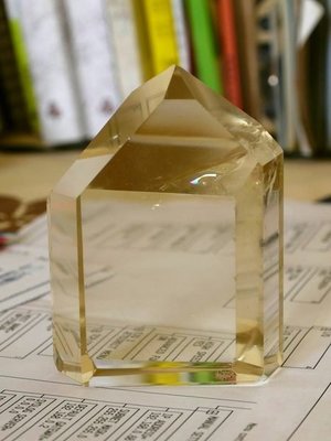 [晶晶洞洞]巴西天然黃.特級黃水晶柱.淨重300g