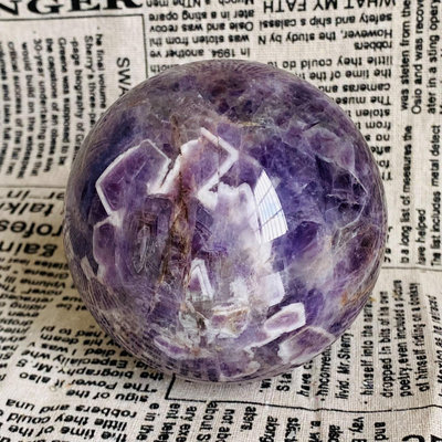 C242天然紫水晶球擺夢幻紫色水晶居家飾品，原石打磨，隨手一331831 水晶 原石 擺件【玲瓏軒】