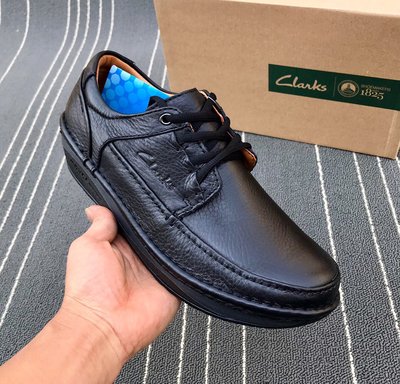 Clarks克拉克休閒皮鞋 經典款緩震舒適繫帶皮鞋 39-44