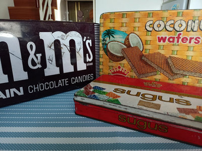 惠惠--早期老鐵盒sugus瑞士糖義美椰子夾心酥m&m巧克力鐵盒懷舊風格擺飾分售（88）