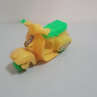 早期 台灣 塑膠製 童玩 偉士牌造型 摩托車 機車 玩具