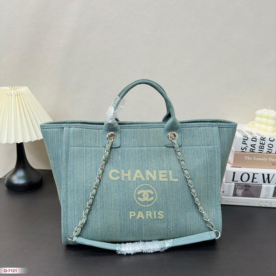 【二手包包】香奈兒Chanel年度最美超仙的刺繡沙灘包香奈兒沙灘包融入了珍珠元素真的是仙氣很多大號還有手柄可 NO3594