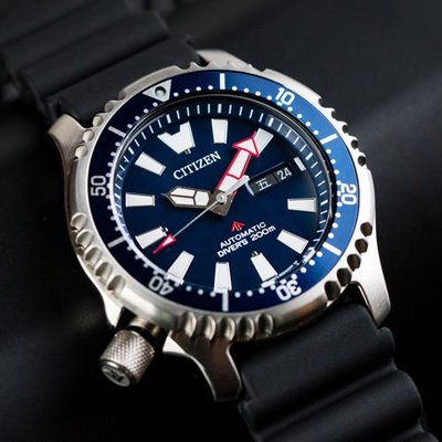 【金台鐘錶】CITIZEN 星辰 (藍水鬼) 潛水機械錶 200米防水 膠帶  (限量) NY0081-10L