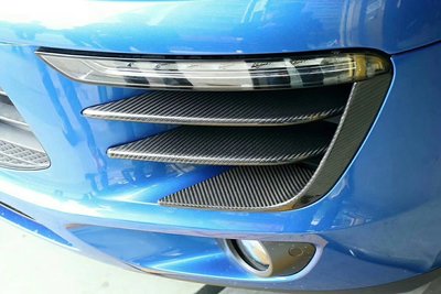 熱銷 汽車配件 適用于保時捷Macan碳纖維日行燈格柵飾條 碳纖前霧燈眉格柵下飾條