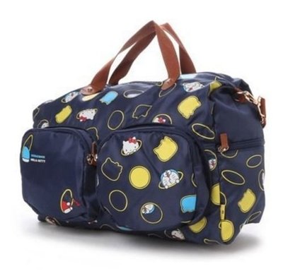 鼎飛臻坊 DORAEMON 哆啦A夢 小叮噹 凱蒂貓 KITTY 聯名 可斜背 旅行袋 旅行包 藍色 日本正版 現貨