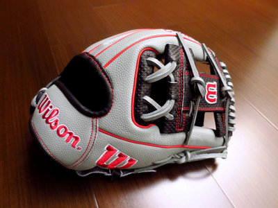 {圓圓小舖}全新美規Wilson A2000 系列威爾森棒壘球雙夾條內野工字擋手套 SC75 灰色棒壘球手套