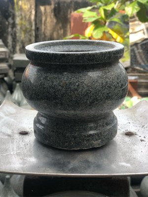 黑色小館~~~青斗石 香爐3（約重1.9kg.高10cm.口寬10cm) 原石.非灌漿