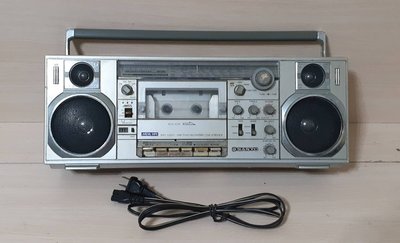 阿母的早期珍藏~日本原裝進口 SANYO 卡帶收錄機(M 7900 K)古董手提收錄音機 復古老收錄音機 老錄音機
