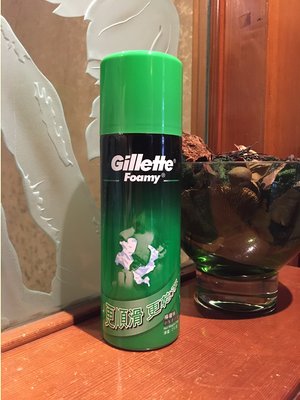 【阿波的窩 Apo's house】Gillette 吉列 剃鬚膏 刮鬍泡 檸檬味 綠色瓶裝 210克