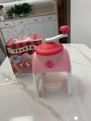 日本進口珍珠金屬刨冰機手搖碎冰機奶茶冰淇淋綿綿冰沙制作器~特價家用雜貨