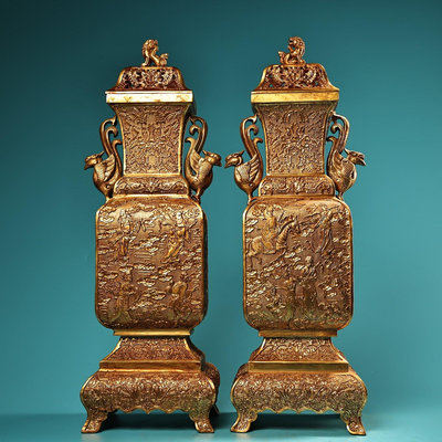 珍品舊藏收純銅高浮雕鏨刻工藝鎏金八仙花瓶一對工藝精湛  器型款式精美單個重2800克  高43CM  寬14 WN54742