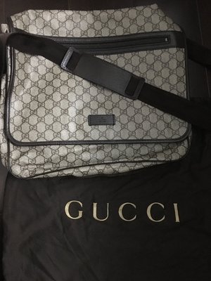 Gucci pvc 大包包 雙扣斜背包 側背 記者包 子母包 書包(非ㄧ元起標）有購買証明