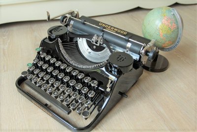 古董 UNDERWOOD 手提式打字機 含箱子及鑰匙