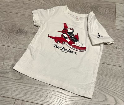 二手童裝 專櫃正品 兒童款 Jordan春夏短袖t恤 白色上衣 圓領上衣 Nike 喬丹Air Jordan 高筒 圖案設計風格t