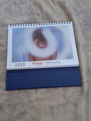 【紫晶小棧】 2020年 桌曆 文具用品 109年 收藏 年曆 行事曆 三角桌曆 人物寫真
