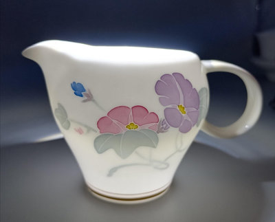 新 釉下五彩醴陵瓷高端花卉手繪公道杯品相完整。