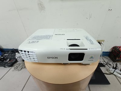 桃園國際二手貨中心-----EPSON EB-X03 XGA無線智慧APP投影機 商務XGA投影機（1120H)