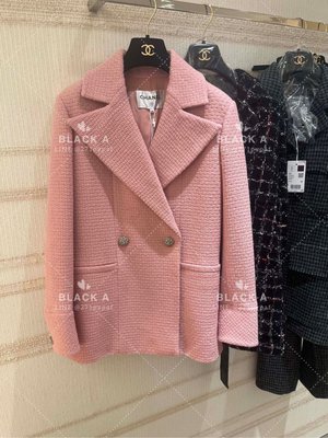 【BLACK A】Chanel 22K 秋冬新品 粉色大翻領編織毛呢外套 價格私訊