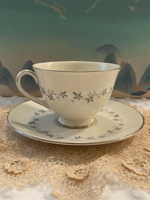 皇家道爾頓(ROYAL DOULTON)咖啡杯碟
