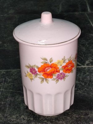 早期 國際磁器 泡茶杯 馬克杯 無耳茶杯。。有印字
