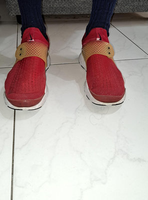 Nike 紅色運動鞋 US11號，正品
