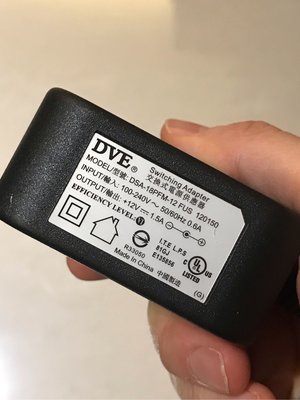 二手品 DVE 充電器 轉接器 變壓器 100V-240V 50/60Hz 12V 0.6A 5.5mm黑色接頭