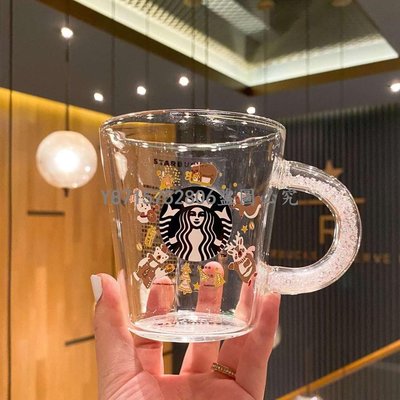 現貨 日本星巴克水杯 星巴克杯子日式馬克杯卍 LR538 星巴克圣誕狂歡冷變杯創意卡通玻璃杯帶鉆把手咖啡杯大容量 A
