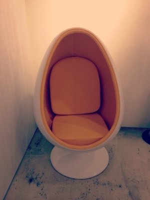 【 一張椅子 】 彩色愛情椅Eero Aarnio Ball Chair 浪漫雞蛋型普普風星球椅