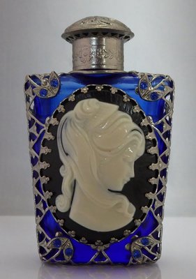 捷克進口 Handmade in Czech Republic 早期手工 仕女浮雕 藍水晶 香水瓶/香氛瓶/擴香瓶