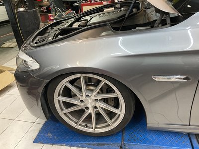 BMW f10 專用鋁圈 245/40/19 熱融胎 275/35/19 輪胎都9成新 送義大利🇮🇹3D四輪定位