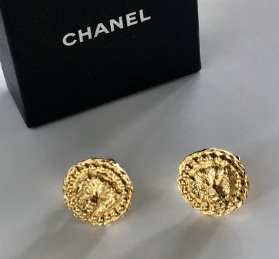 Chanel 附原廠盒 Vintage 稀有老香珍藏款 獅子雕花耳環
