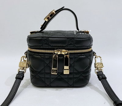 遠麗精品(板橋店)S3063 DIOR 黑色羊皮微型 LADY DIOR 化妝袋包