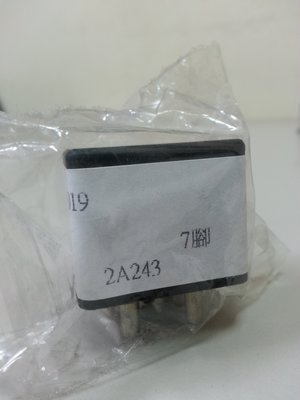 BENZ W124 繼電器 (7腳)1986-1995  0015427019  0332002173