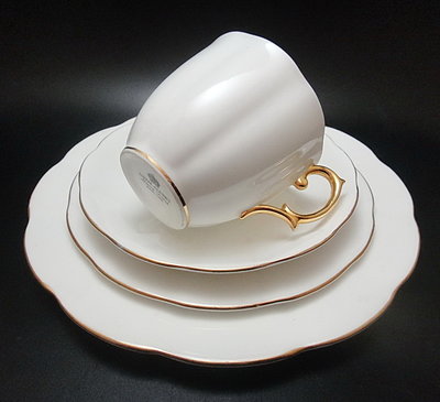 【timekeeper】 英國製Royal Albert皇家亞伯特純白重金四件式咖啡杯+盤(免運)