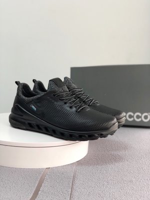ECCO BIOM COOL PRO健步透氧專業系列高爾夫男鞋102104  輕薄透氣內加舒適內襯 PU/TPU鞋底