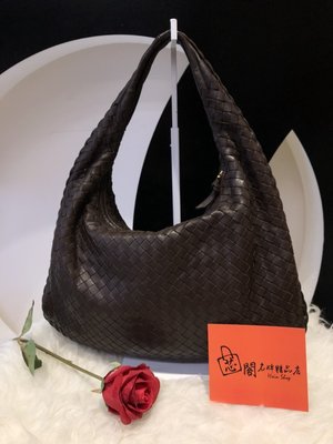 ※芯閣名牌精品店※ BOTTEGA VENETA(BV) 咖啡色 全皮編織 肩背包 和尚包 彎月包 中款 2 88成新